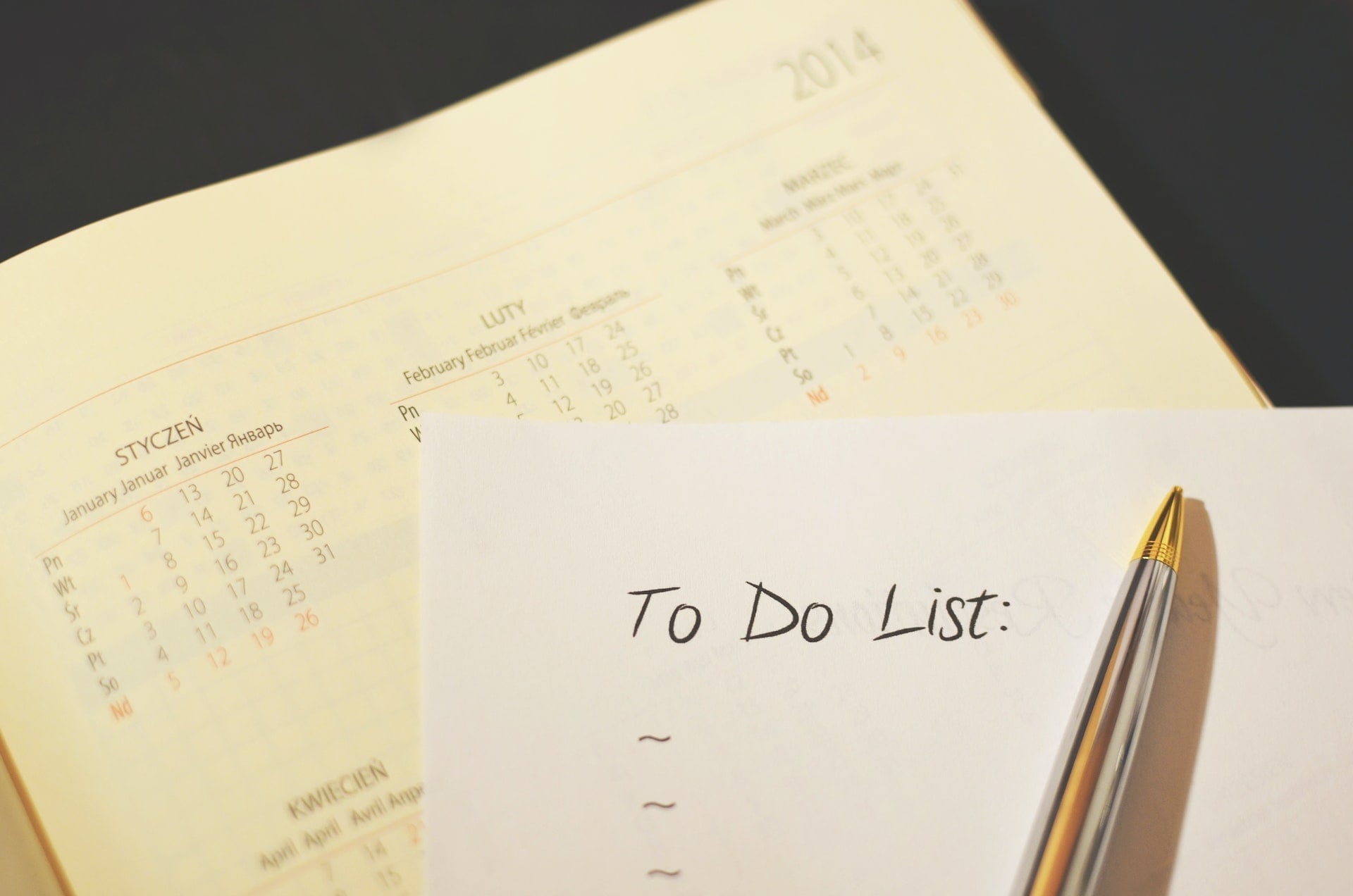 Bild einer To-Do-Liste und eines Stifts