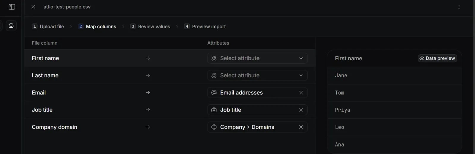 La importación de CSV de Attio deja el nombre y los apellidos sin asignar.